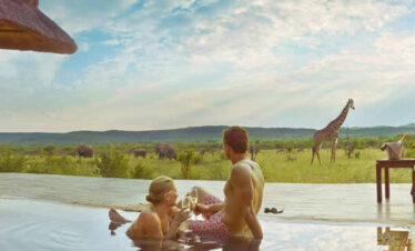 Masai Mara honeymoon infinity Pool